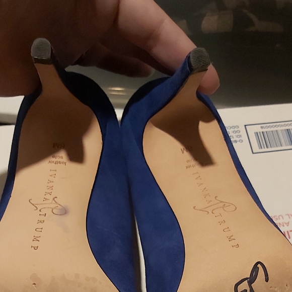 Ivanka Trump Kayden 4 Blue Pumps - Picture 5 of 6